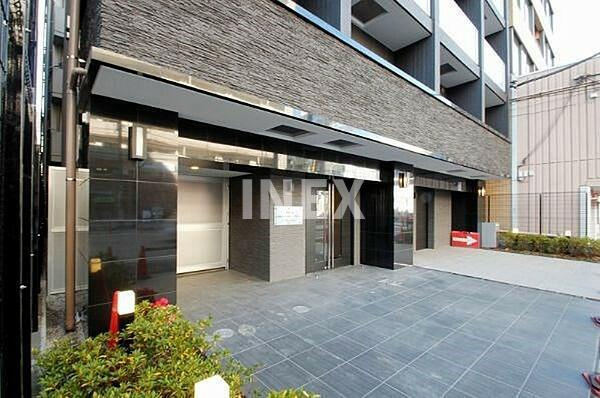 横浜市西区平沼１丁目の賃貸マンションのエントランス