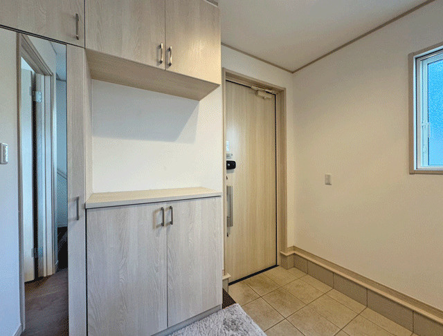  (弊社お問合せの方限定・5年保証プレゼント)仙台市太白区八木山南１丁目の玄関