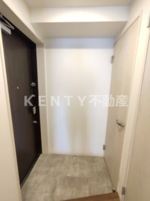 【玄関】 | クリスタルパレス蒲西 | 収納もある玄関です