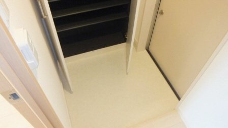 リブリ・千草の玄関|下駄箱あります