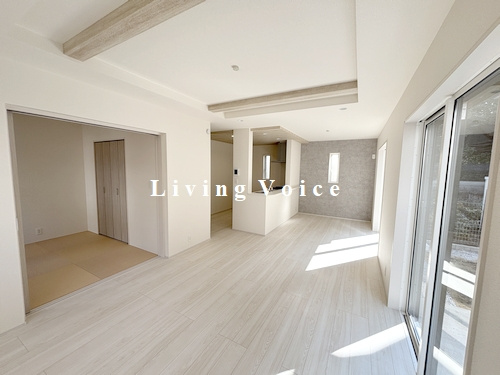 【居間・リビング】 | 【仲介手数料０円】相模原市緑区西橋本3丁目　新築一戸建て | 相模原市緑区西橋本3丁目　新築一戸建て