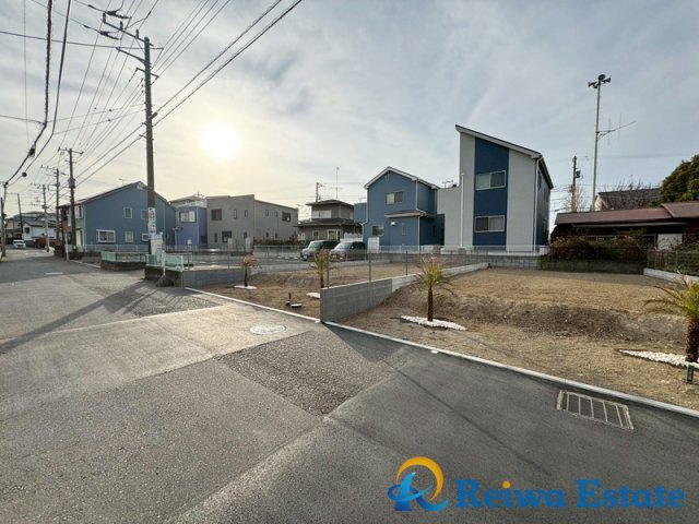 売地　茅ヶ崎市松林1丁目の前面道路含む現地写真