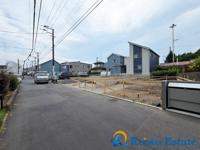 新築戸建　茅ヶ崎市松林1丁目2期の前面道路含む現地写真