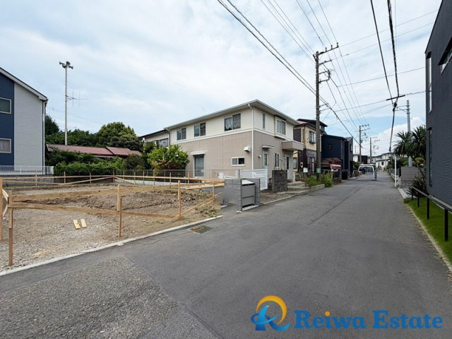 新築戸建　茅ヶ崎市松林1丁目2期の前面道路含む現地写真