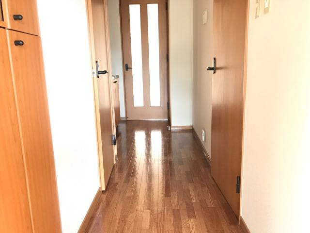 サマーアイ菰口の内装|廊下