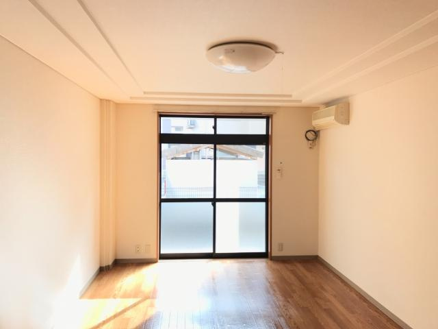 サマーアイ菰口の居間・リビング|洋室