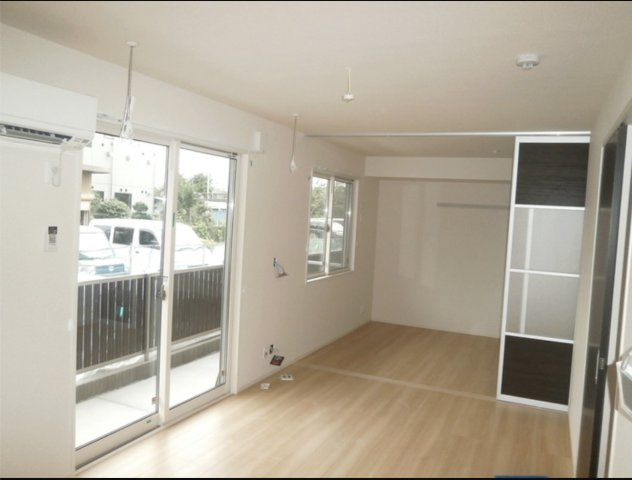 コンフォールコートの居間・リビング