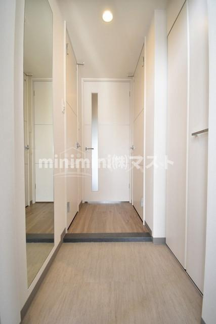 プライムステージ弁天町の玄関