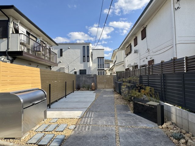 CS GARDEN 吉祥寺のエントランス