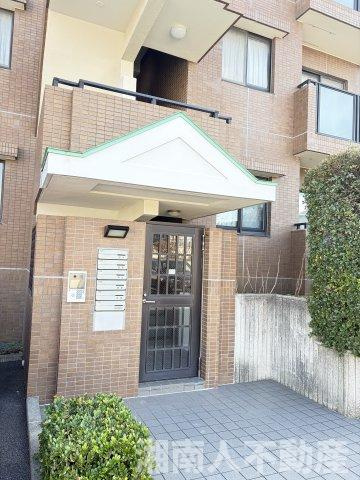 藤和鵠沼海岸ホームズガーデンステージのエントランス|ゆとりのあるエントランスです