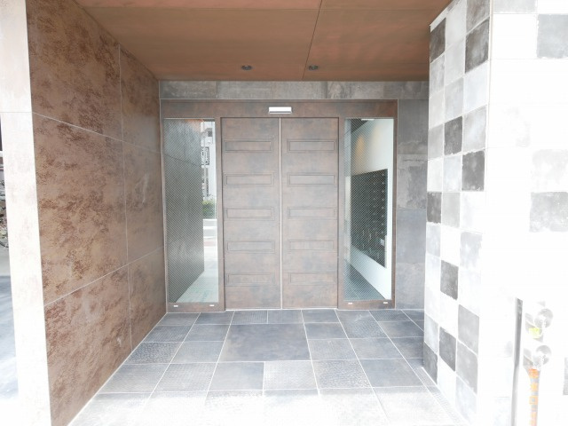 フォレスタ長居のエントランス