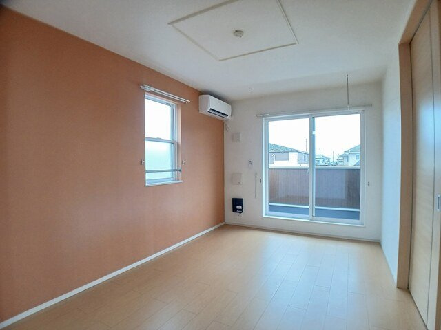 ピアチェＢの居間・リビング