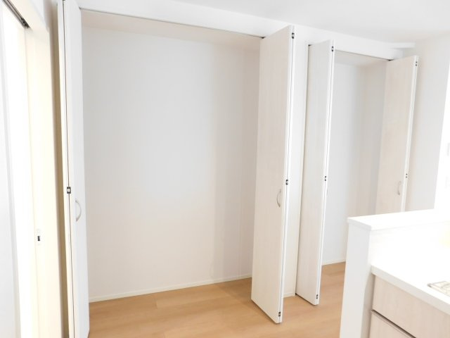 名古屋市西区貝田町１丁目の新築一戸建の収納|◇リビング収納◇　　リビングの荷物の収納や、キッチン横でパントリーとして利用できます♪