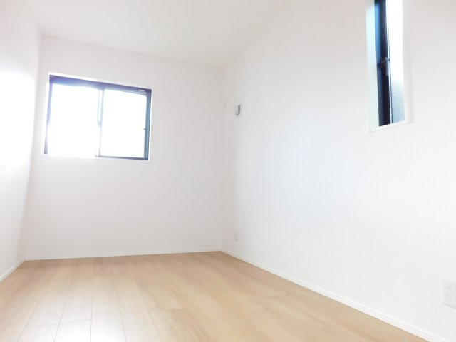 名古屋市西区貝田町１丁目の新築一戸建の洋室|◇洋室◇　　南面で明るい洋室５．３７帖　全居室収納完備♪