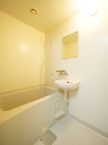 シャルムパレスAの浴室|※写真は別の部屋のものです。