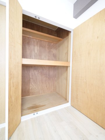 シャルムパレスAの収納|※写真は別の部屋のものです。