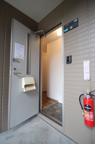 プレザント芳泉の玄関