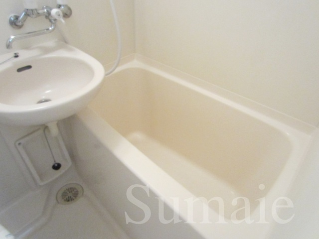 高台コーポの浴室|バスはこんな感じです☆