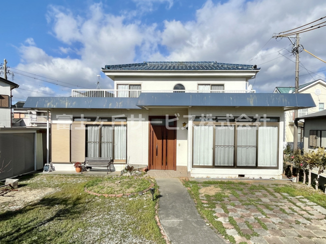 【外観】 | 磐田市掛塚　中古住宅 | 【間取り】5DK【建物面積】壁芯114.24㎡【土地面積】363.88㎡)【築年】1979年11月