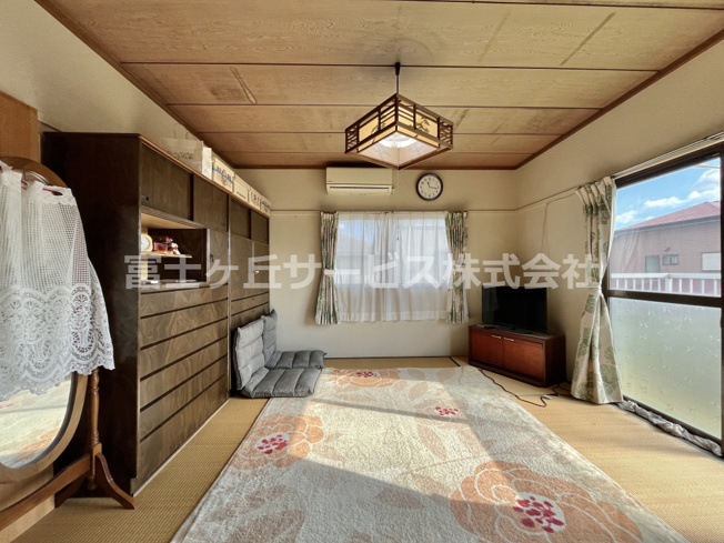 【寝室】 | 磐田市掛塚　中古住宅 | 2階の8帖洋室