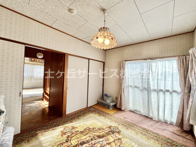 【子供部屋】 | 磐田市掛塚　中古住宅 | 2階の6帖の洋室