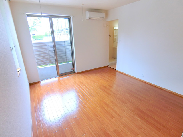 ヘーベル宮前の居間・リビング|★日当り良好のお部屋★