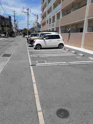 サンセール宮ノ陣の駐車場