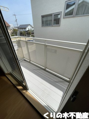【バルコニー】 | プリムローズ北日吉Ａ | 暖かな日差しのふりそそぐバルコニー