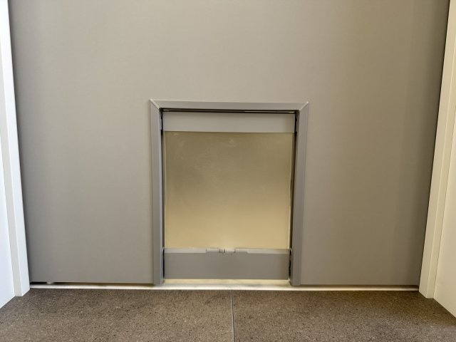 CS GARDEN 吉祥寺の内装|ネコ用出入口