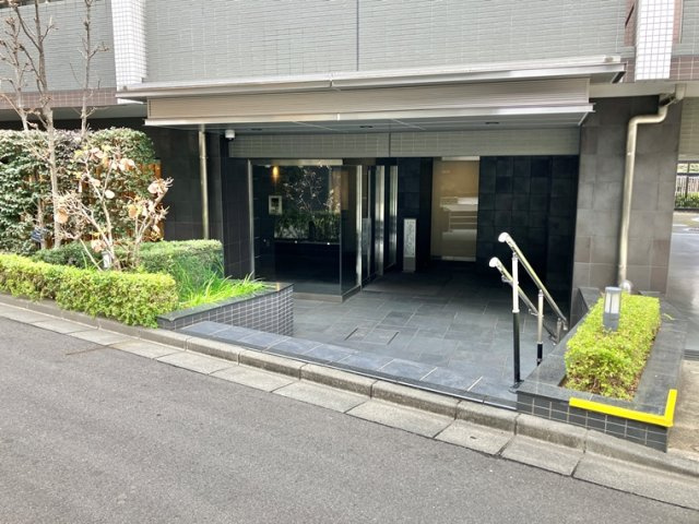 ＢＥＬＩＳＴＡ早稲田のエントランス