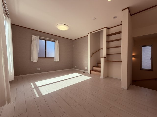 【前面道路含む現地写真】 | 中野区江原町１丁目　中古戸建て | 見通しもよく落ち着いた住宅街でお車も安心して運転できます