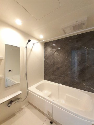 ライジング　ステージの浴室