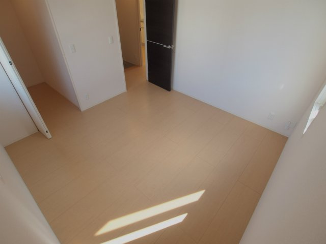 コリーヌメゾンの子供部屋|※反転している別部屋のお写真です※