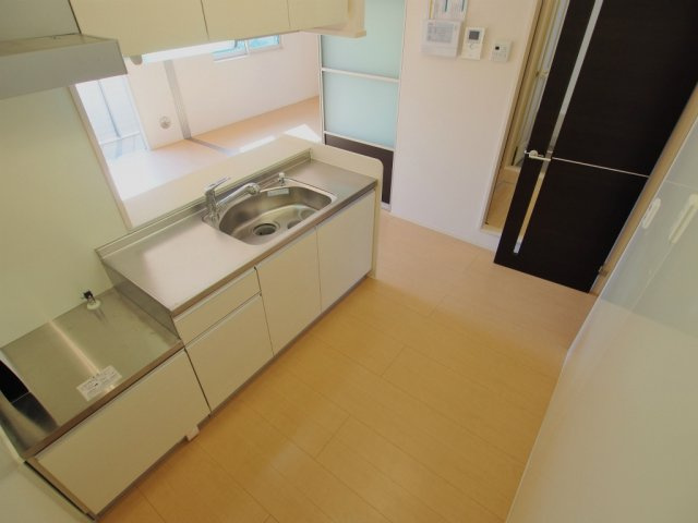 コリーヌメゾンのキッチン|※反転している別部屋のお写真です※