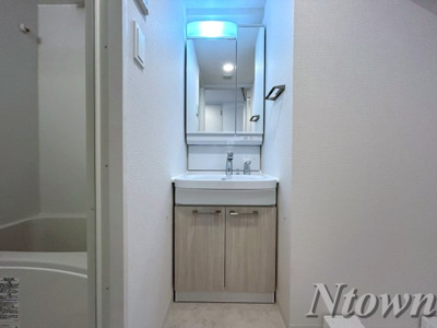 【独立洗面台】 | ディアレイシャス東別院Ⅳ | 朝の支度にも助かる、独立の洗髪洗面化粧台