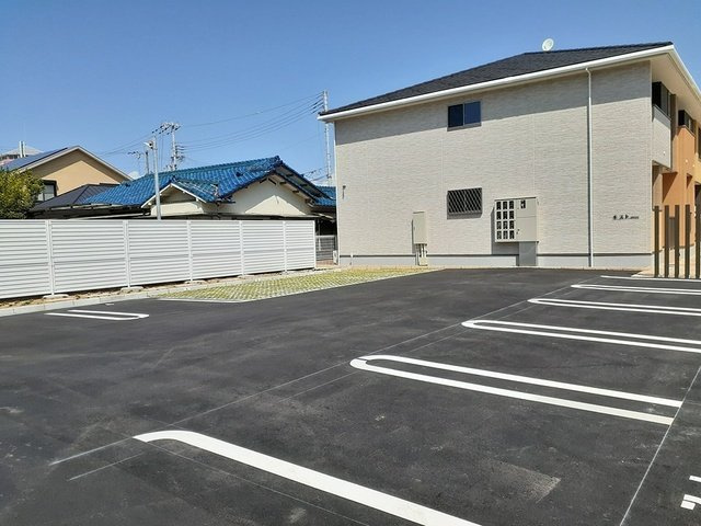 モストの駐車場