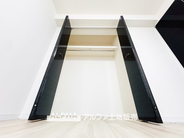 イーグル立川の収納|【Go filled with memories】
◆ありったけの◆住空間をよりよくするためには大切な収納スペース。時が経ち思い出がここに詰まっていく。