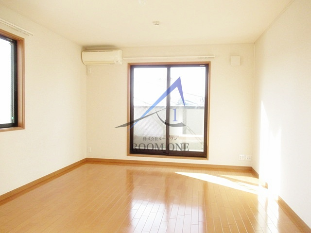 柿の木ハイムの居間・リビング|洋室のお部屋です。