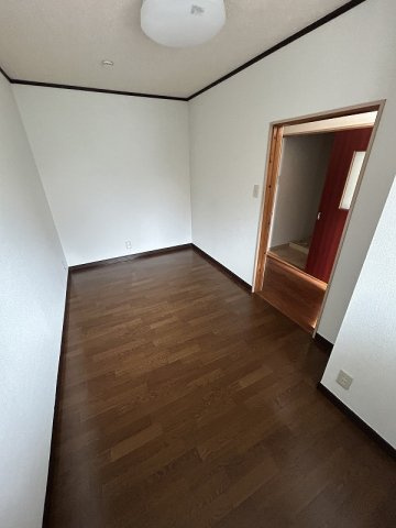 ニューグリンマンションの洋室