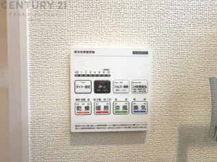 暖房機能があるため、冬場でも温かい浴室で入浴でき、乾燥機能があるため、水気を素早く取り除けます。また、換気機能があるため、湿気を素早く排出してカビや雑菌の発生を防ぐことができます。