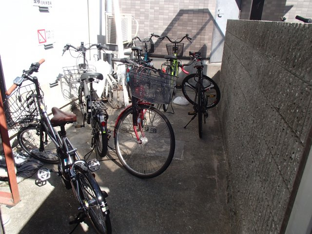 【その他共用部分】 | ビラ菱屋西 | 駐輪スペース
