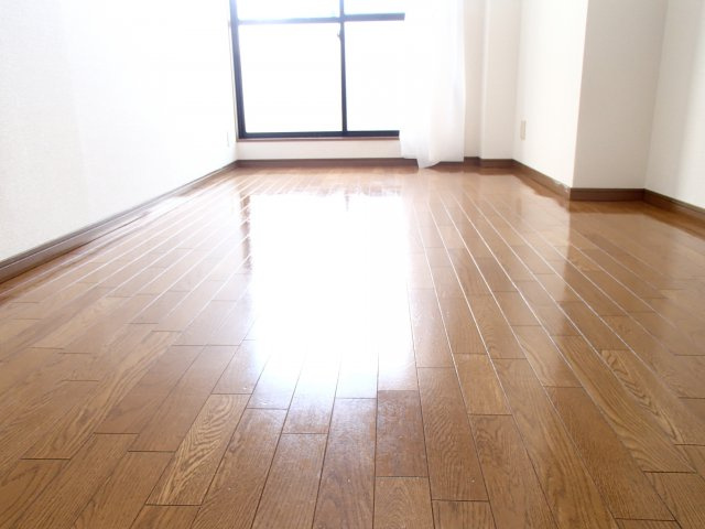 【洋室】 | ビラ菱屋西 | 落ち着いた色調の洋室です