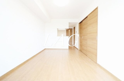 【居間・リビング】 | リコルテ田奈 | 洋室のお部屋です。