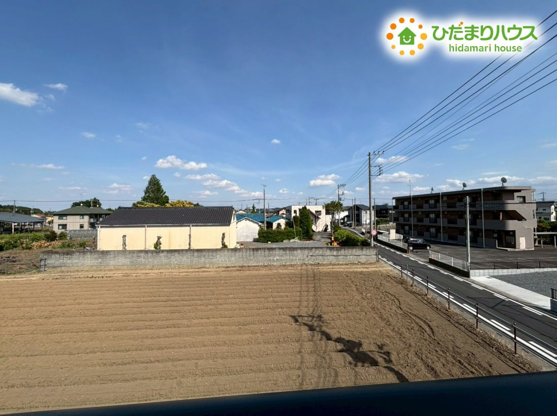 美里町小茂田　第3　新築一戸建て　クレイドルガーデン　01の展望|バルコニーからの景色は遮るものがなく、開放的な青空が広がっています！
遠くまで見渡せるため気分転換にぴったりな場所です。
周辺は高い建物がない閑静な住宅街で、穏やかな時間が流れているのが分かります★