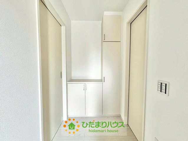 久喜市久喜東３期　新築一戸建ての玄関