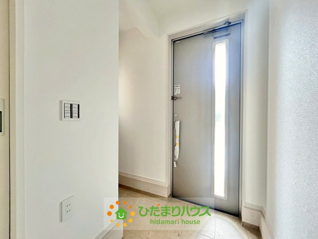 久喜市久喜東３期　新築一戸建ての玄関