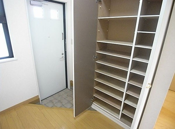 ザ・コートプログレスＤの玄関