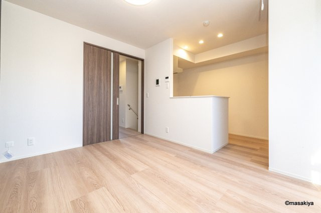 グランディスの居間・リビング