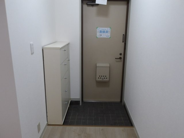 セブンコートの玄関