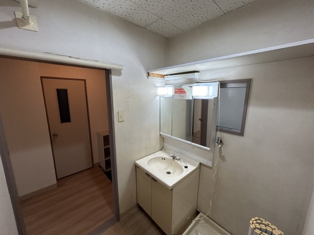 小山宮武マンションの独立洗面台|洗面所